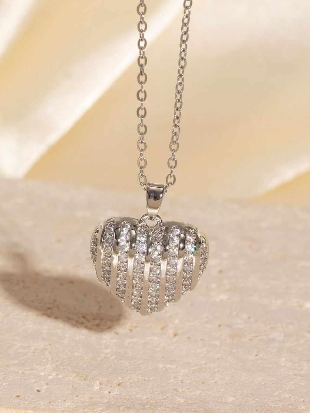 Exquisite heart pendant