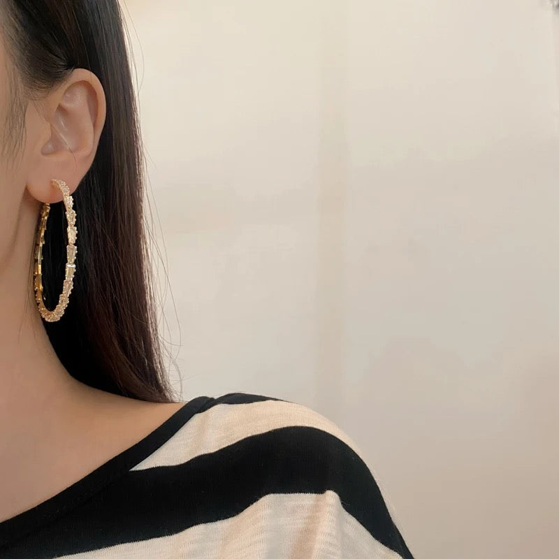 Gold tone stainless steel mid hoops