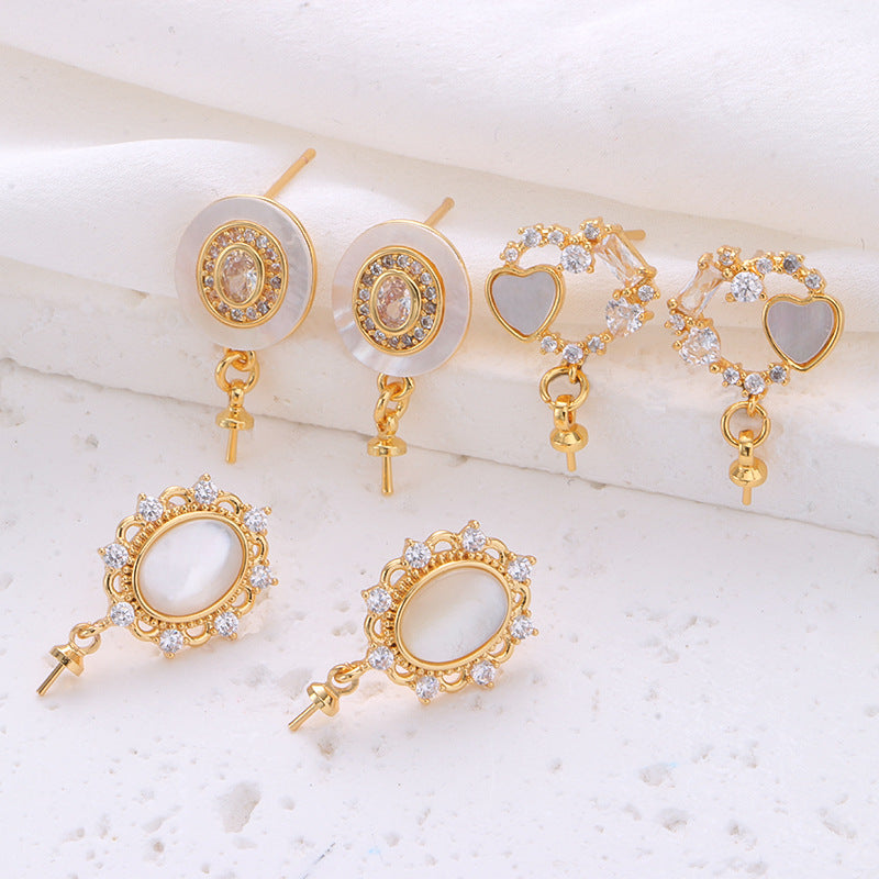 Luxe Pearl Kiss Studs