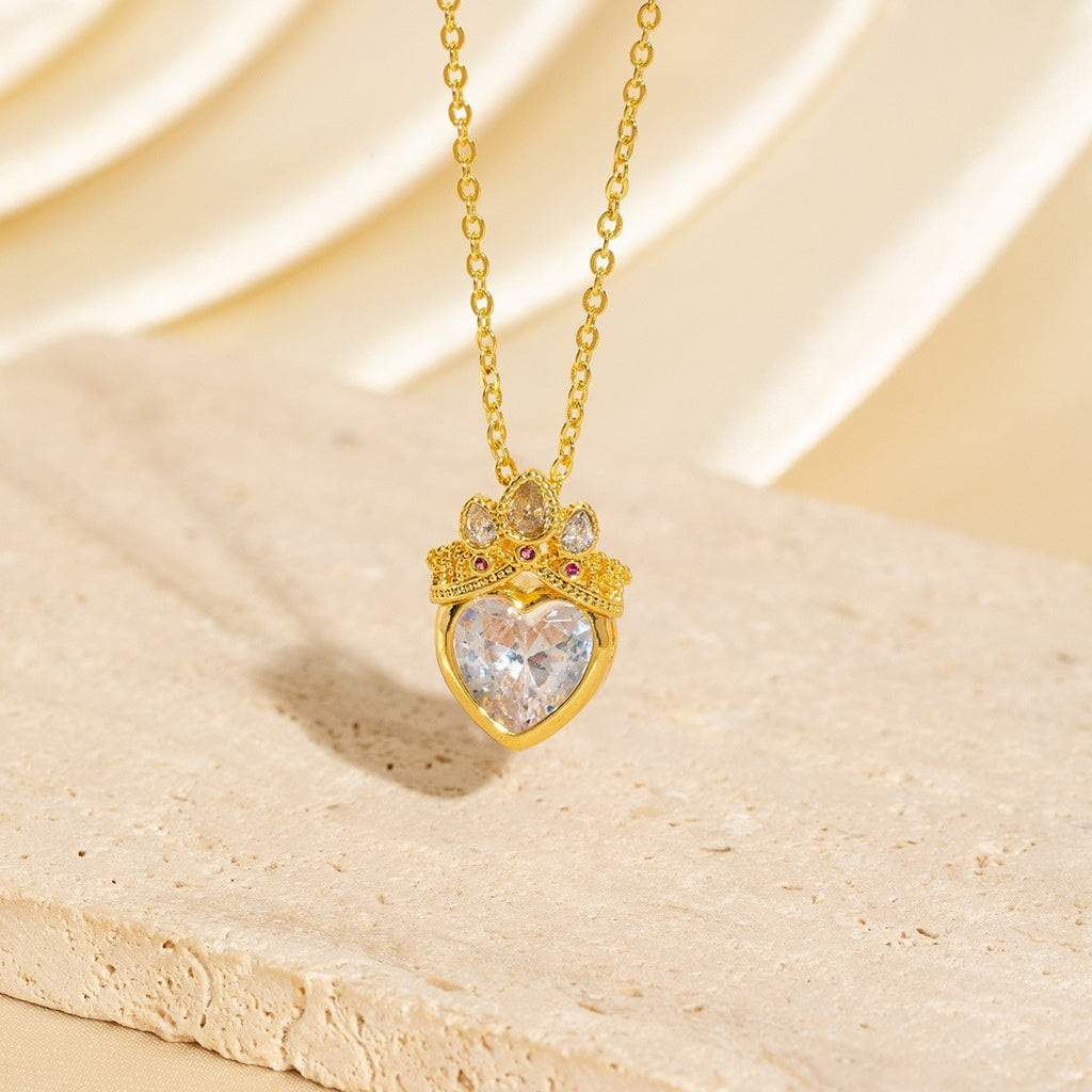 Exquisite heart pendant