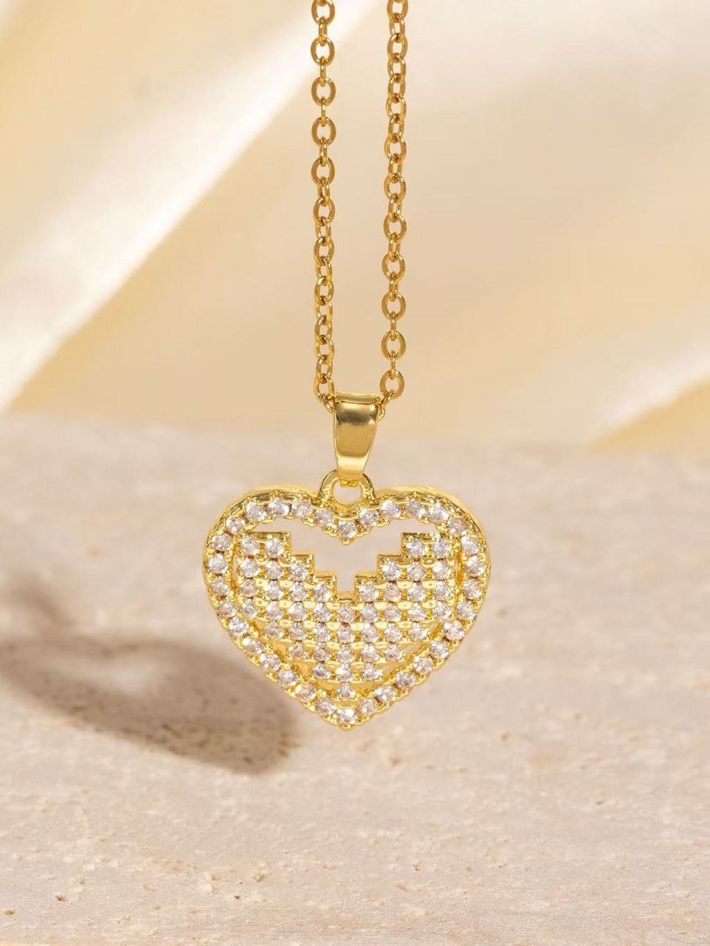 Exquisite heart pendant