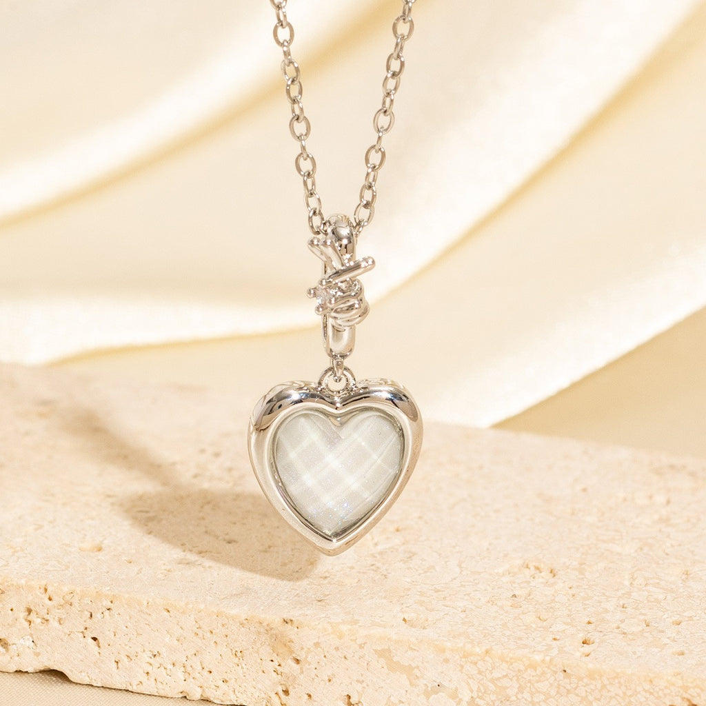 Exquisite heart pendant
