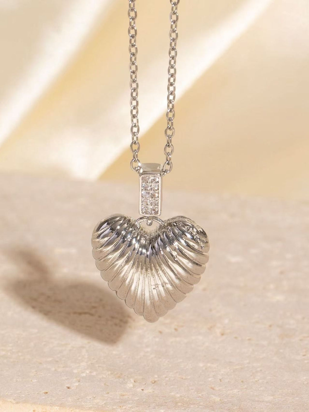 Exquisite heart pendant