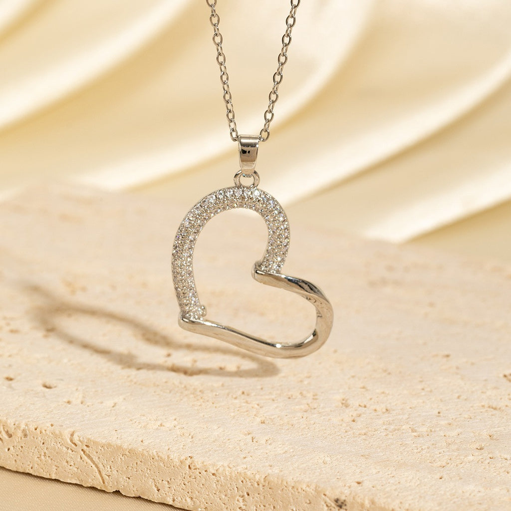Exquisite heart pendant