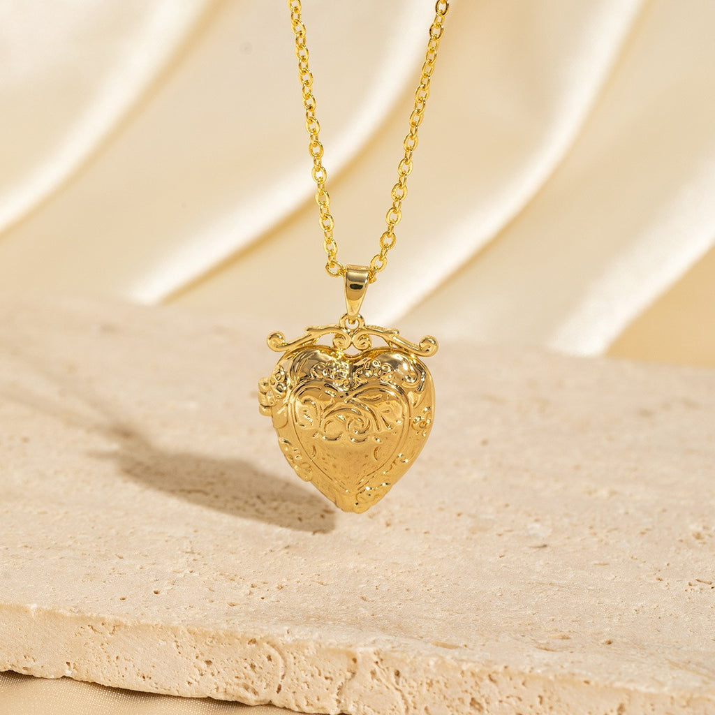 Exquisite heart pendant