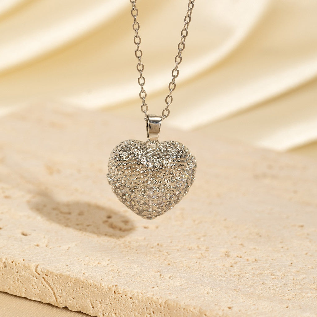 Exquisite heart pendant