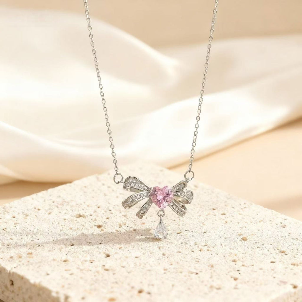 Exquisite heart pendant