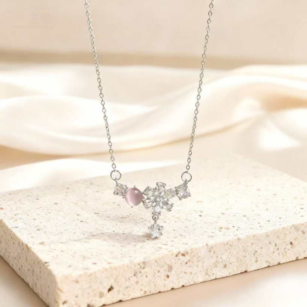Exquisite heart pendant
