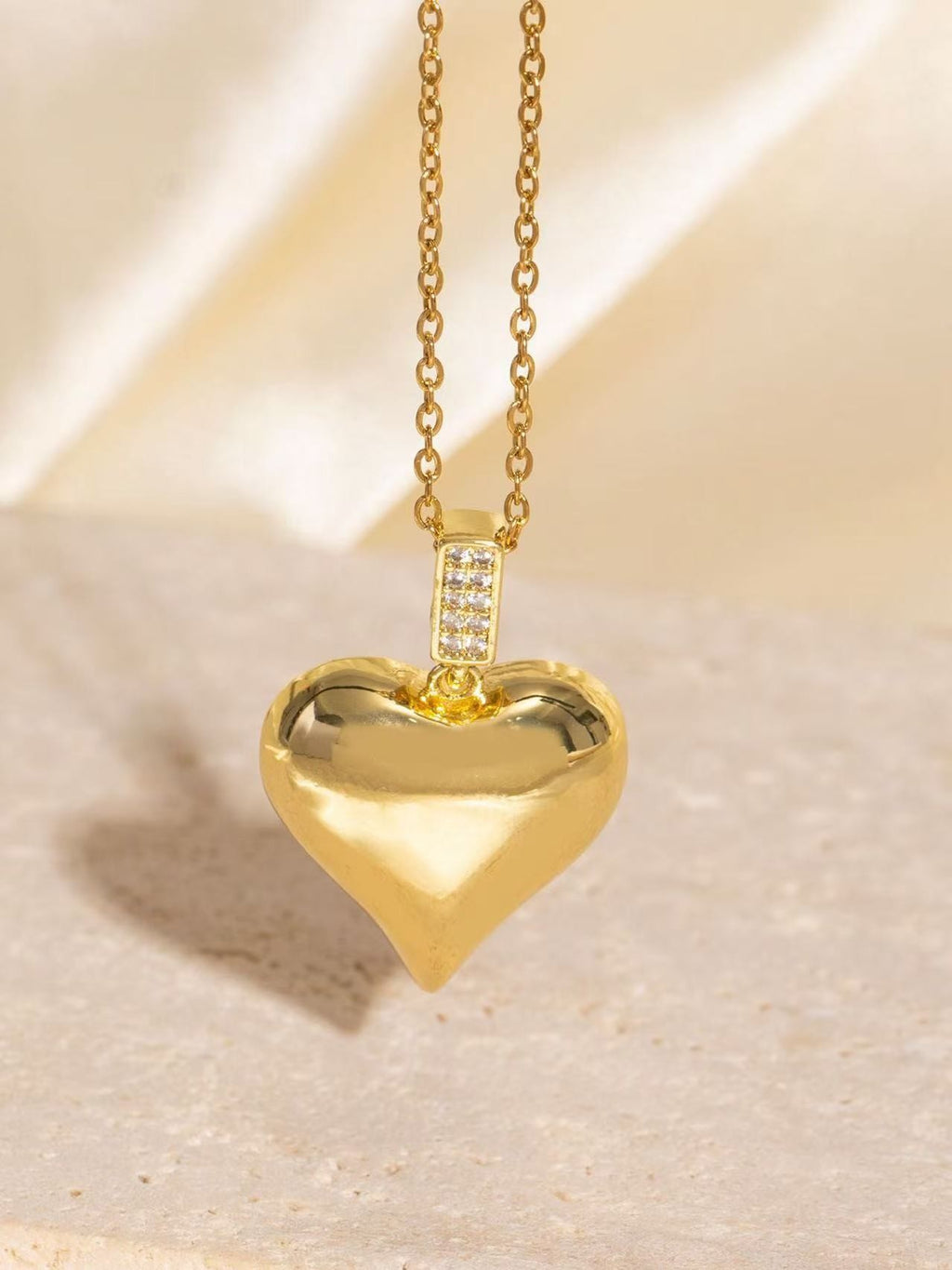 Exquisite heart pendant