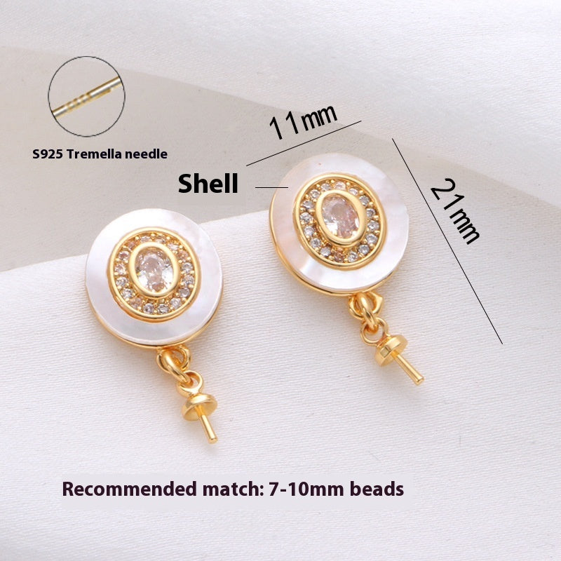 Luxe Pearl Kiss Studs