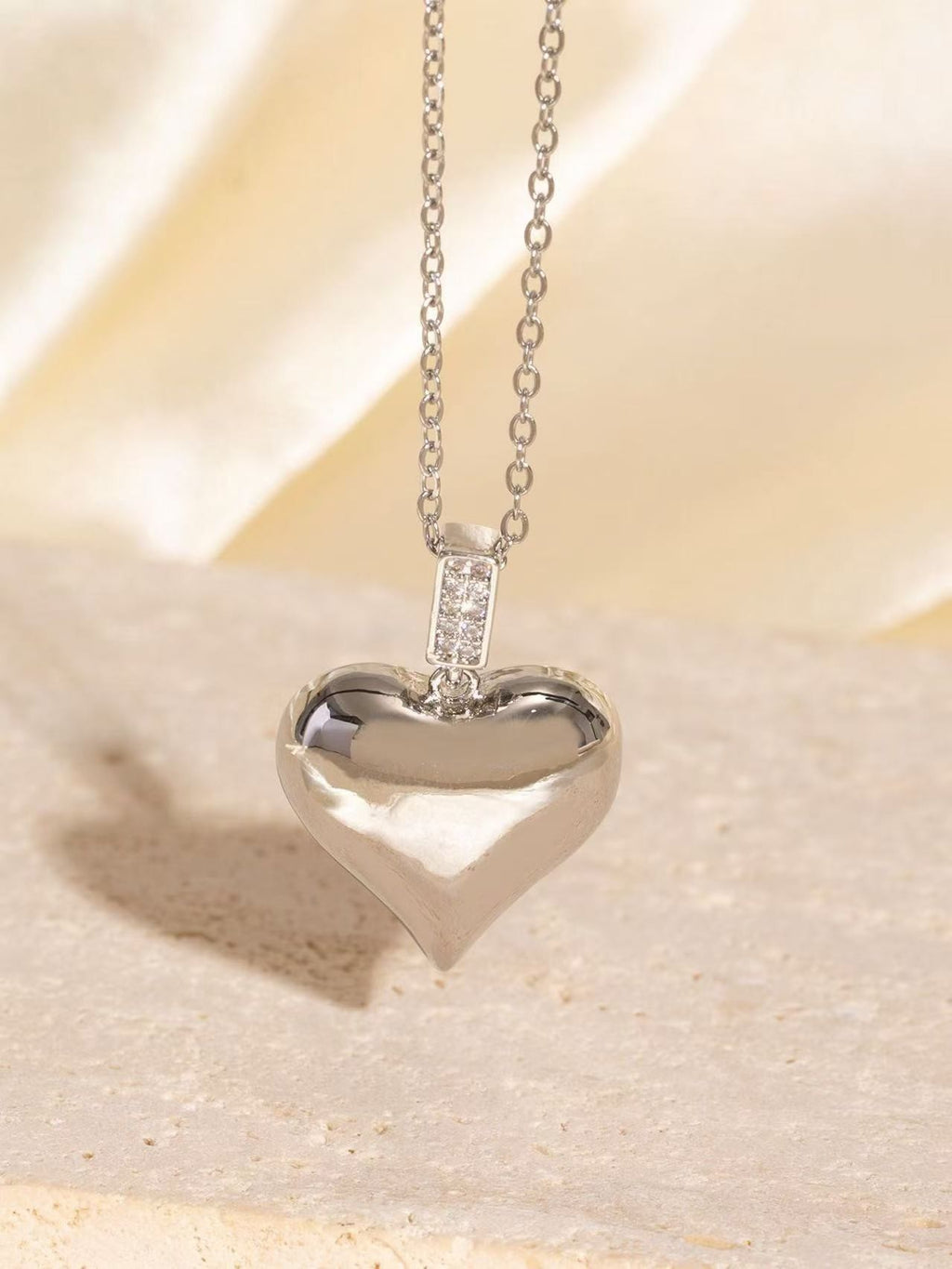 Exquisite heart pendant
