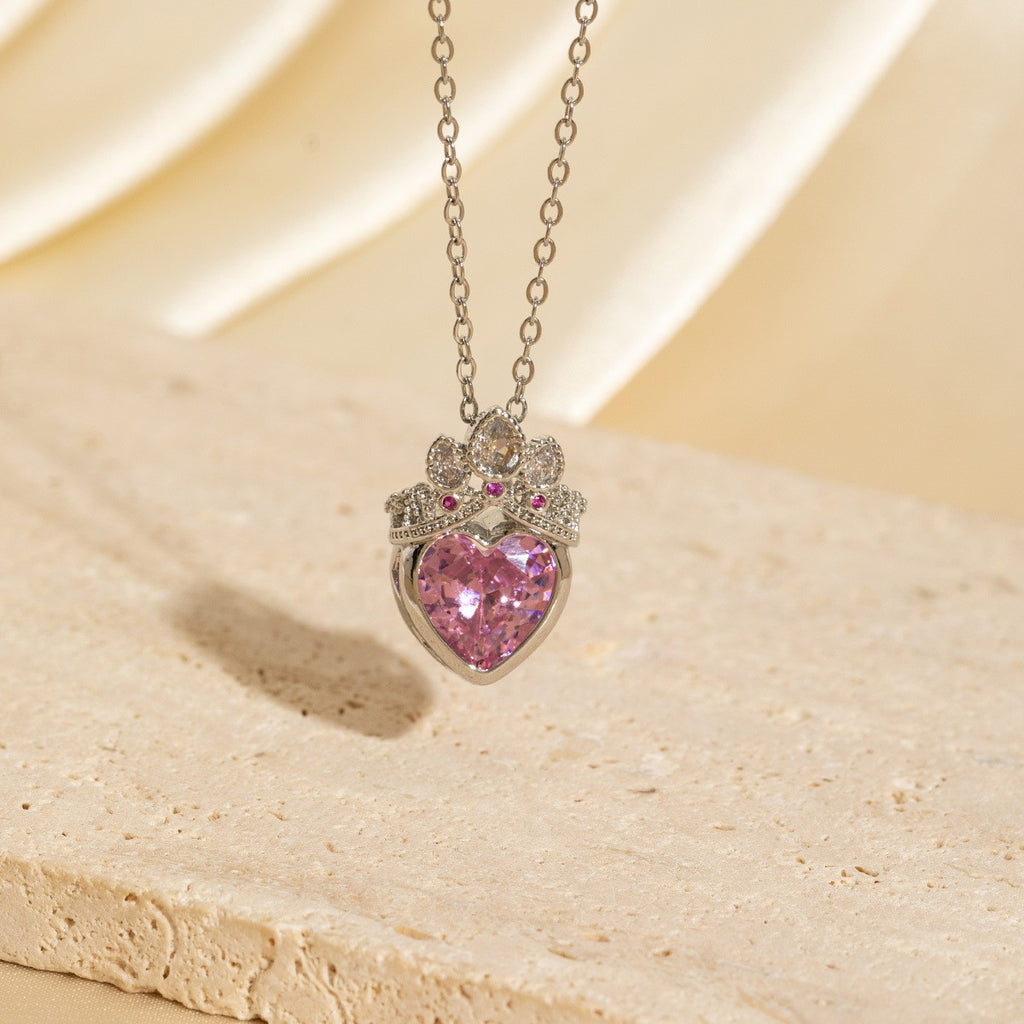 Exquisite heart pendant