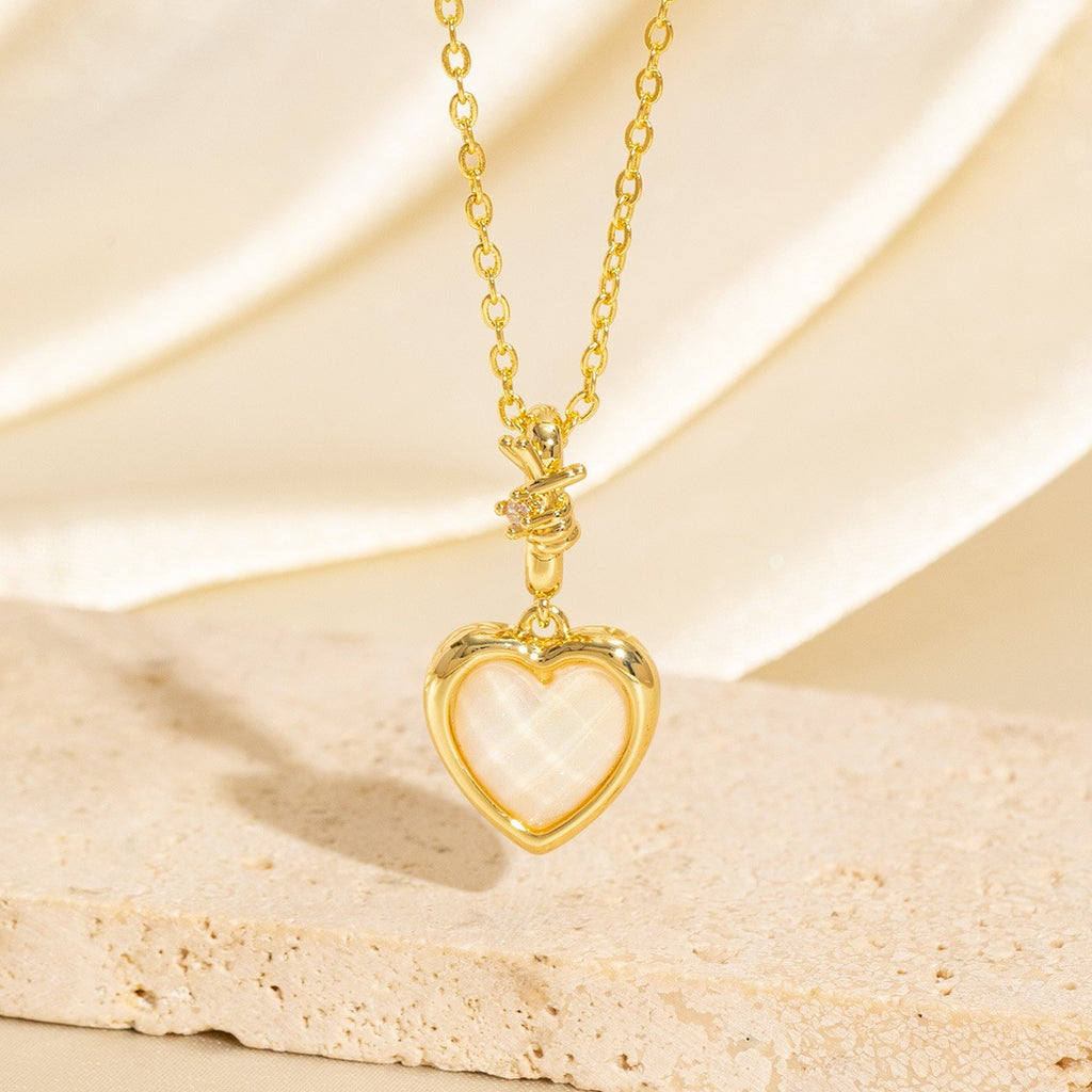 Exquisite heart pendant