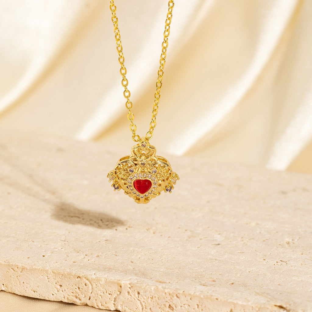 Exquisite heart pendant