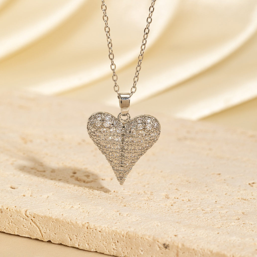 Exquisite heart pendant