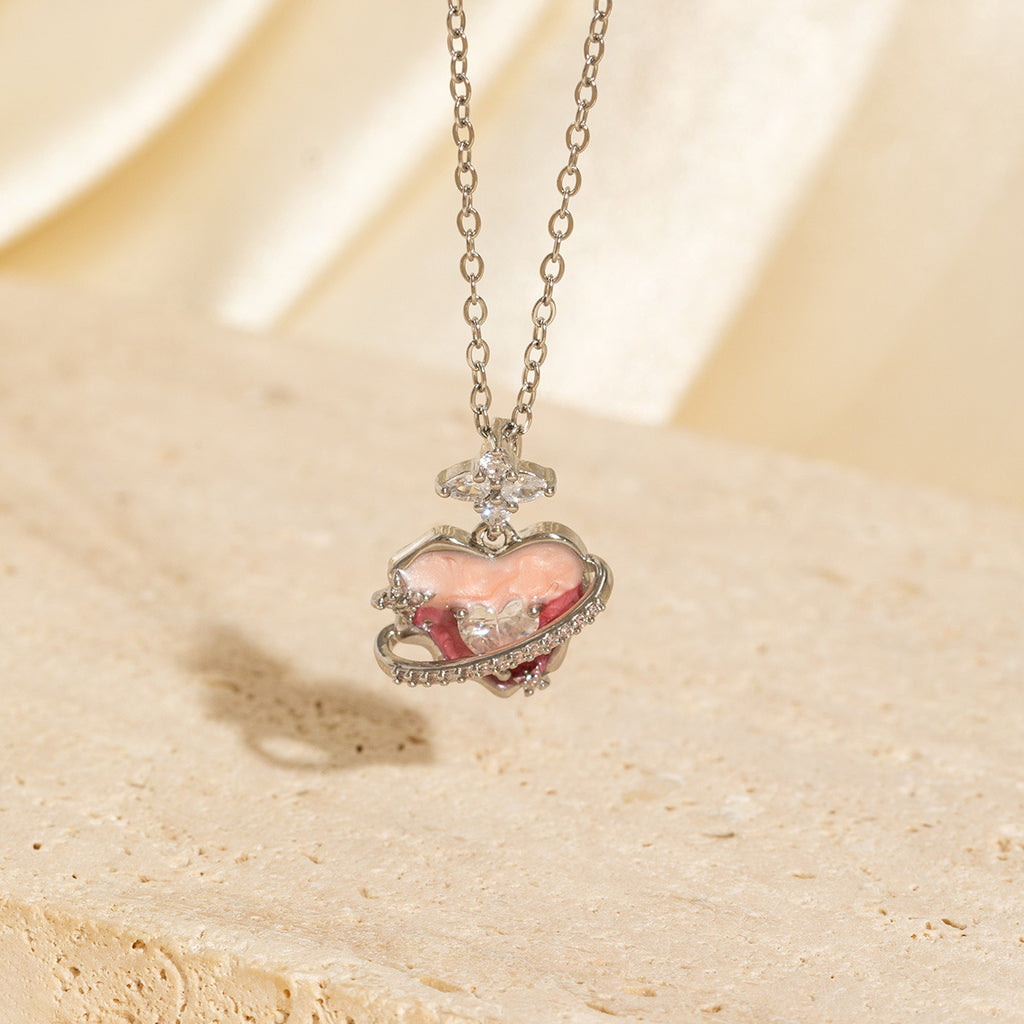 Exquisite heart pendant