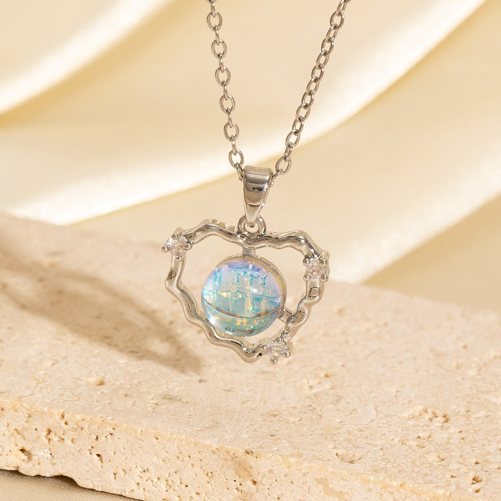 Exquisite heart pendant
