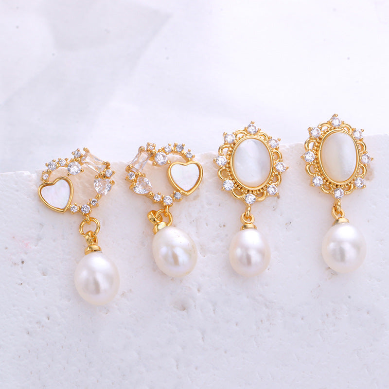 Luxe Pearl Kiss Studs