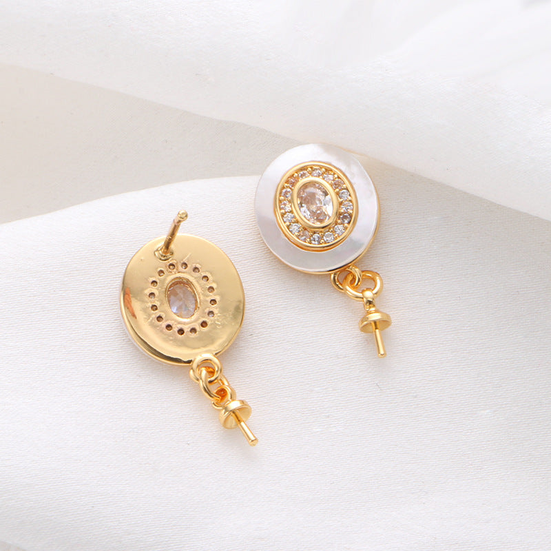 Luxe Pearl Kiss Studs