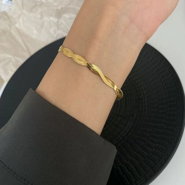 Livia Entangled Snake Chain Bracelet