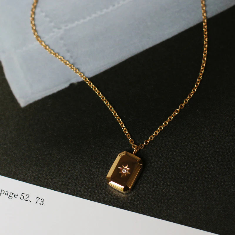 Stella Droplet Star Gold chain Pendant