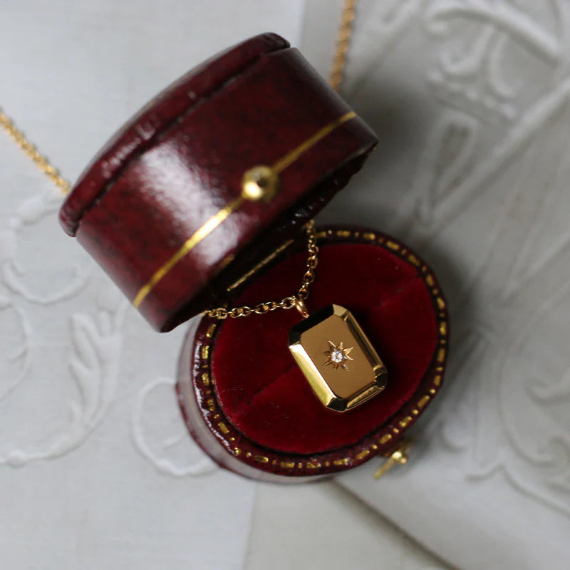 Stella Droplet Star Gold chain Pendant